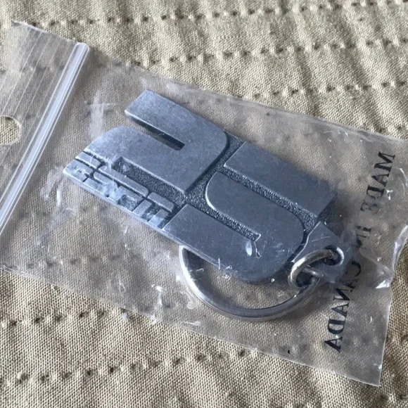 Silver Keychain ESPN 25 Anniversary - Picture 1 of 1